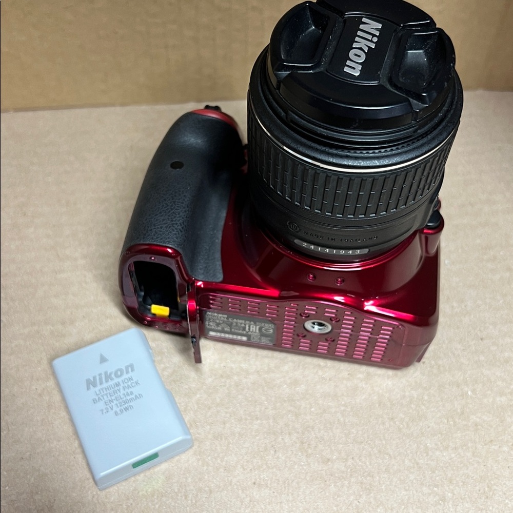 Nikon DSLR Camera - Picture 13 of 13